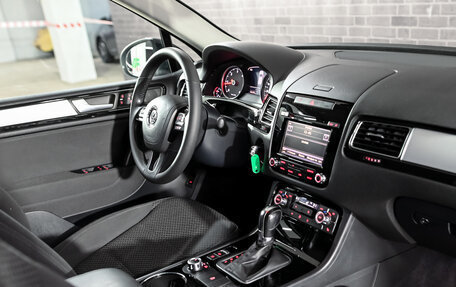 Volkswagen Touareg III, 2012 год, 2 620 000 рублей, 17 фотография