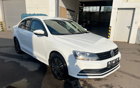 Volkswagen Jetta VI, 2016 год, 899 000 рублей, 2 фотография