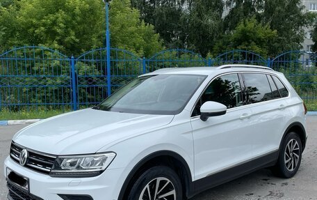 Volkswagen Tiguan II, 2018 год, 2 100 000 рублей, 3 фотография