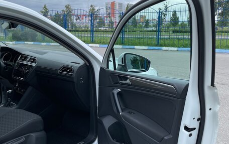 Volkswagen Tiguan II, 2018 год, 2 100 000 рублей, 13 фотография