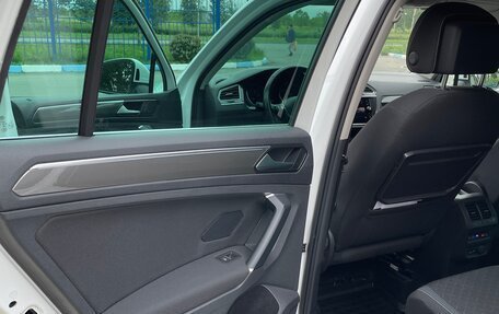 Volkswagen Tiguan II, 2018 год, 2 100 000 рублей, 18 фотография