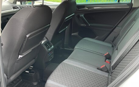 Volkswagen Tiguan II, 2018 год, 2 100 000 рублей, 17 фотография