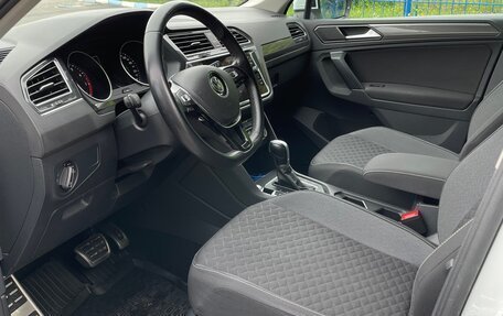 Volkswagen Tiguan II, 2018 год, 2 100 000 рублей, 19 фотография