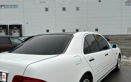 Mercedes-Benz E-Класс, 1996 год, 290 000 рублей, 4 фотография