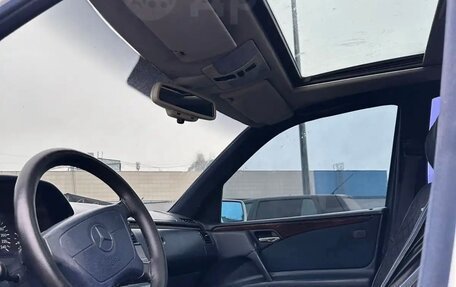 Mercedes-Benz E-Класс, 1996 год, 290 000 рублей, 9 фотография