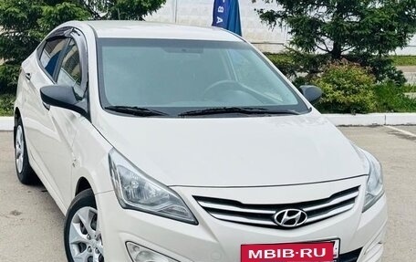 Hyundai Solaris II рестайлинг, 2015 год, 1 200 000 рублей, 2 фотография