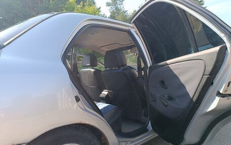 Mitsubishi Carisma I, 2000 год, 320 000 рублей, 3 фотография