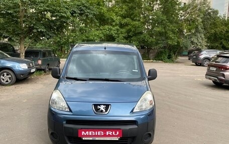 Peugeot Partner II рестайлинг 2, 2010 год, 660 000 рублей, 2 фотография