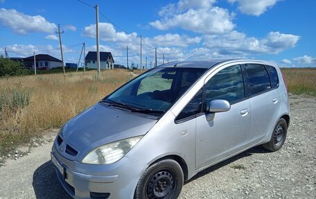 Mitsubishi Colt VI рестайлинг, 2003 год, 410 000 рублей, 3 фотография