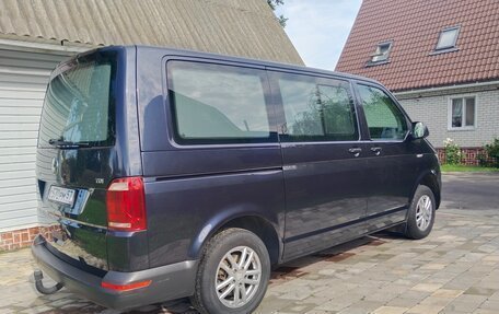 Volkswagen Caravelle T6 рестайлинг, 2015 год, 2 380 000 рублей, 2 фотография
