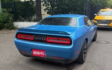 Dodge Challenger III рестайлинг 2, 2016 год, 5 000 000 рублей, 6 фотография