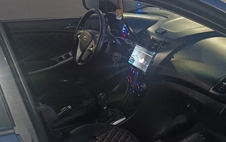 Hyundai Solaris II рестайлинг, 2013 год, 950 000 рублей, 6 фотография