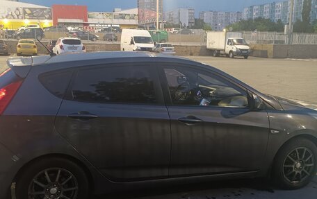 Hyundai Solaris II рестайлинг, 2013 год, 950 000 рублей, 5 фотография