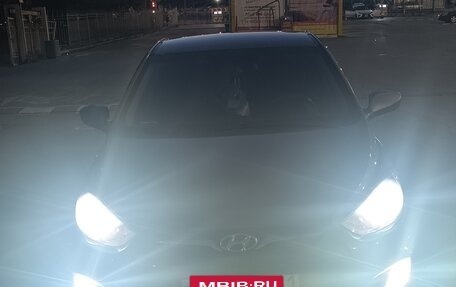 Hyundai Solaris II рестайлинг, 2013 год, 950 000 рублей, 2 фотография