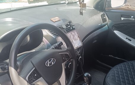 Hyundai Solaris II рестайлинг, 2013 год, 950 000 рублей, 9 фотография