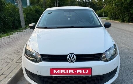 Volkswagen Polo VI (EU Market), 2010 год, 740 000 рублей, 2 фотография