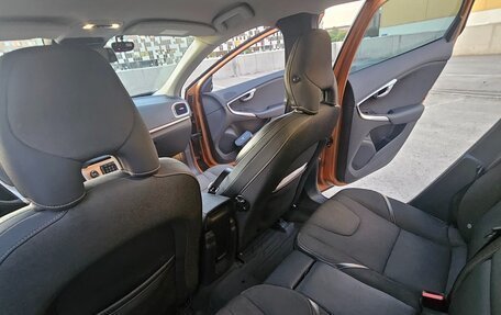 Volvo V40 Cross Country I, 2013 год, 1 700 000 рублей, 12 фотография
