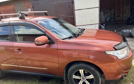 Mitsubishi Outlander III рестайлинг 3, 2013 год, 1 200 000 рублей, 3 фотография