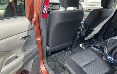 Mitsubishi Outlander III рестайлинг 3, 2013 год, 1 200 000 рублей, 14 фотография