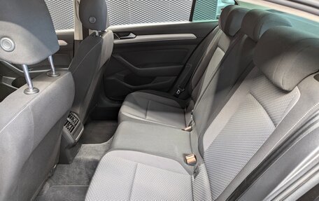 Volkswagen Passat B8 рестайлинг, 2017 год, 1 700 000 рублей, 23 фотография