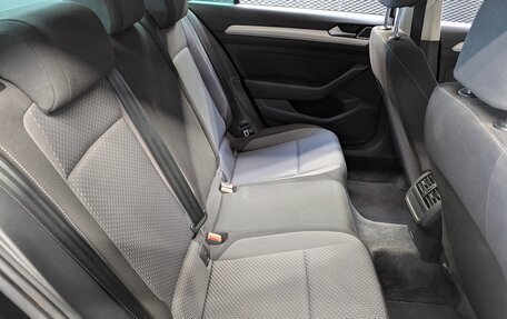 Volkswagen Passat B8 рестайлинг, 2017 год, 1 700 000 рублей, 26 фотография