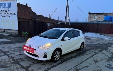 Toyota Aqua I, 2012 год, 670 000 рублей, 2 фотография