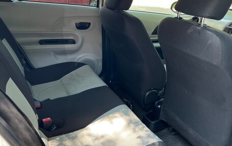 Toyota Aqua I, 2012 год, 670 000 рублей, 18 фотография