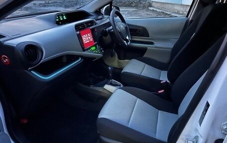Toyota Aqua I, 2012 год, 670 000 рублей, 10 фотография
