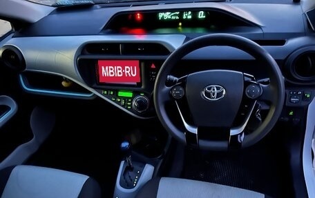 Toyota Aqua I, 2012 год, 670 000 рублей, 11 фотография
