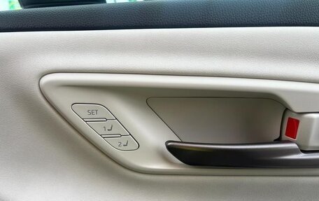 Toyota Crown, 2024 год, 4 090 000 рублей, 21 фотография
