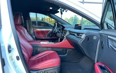 Lexus RX IV рестайлинг, 2016 год, 4 300 000 рублей, 13 фотография