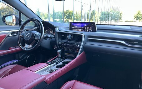 Lexus RX IV рестайлинг, 2016 год, 4 300 000 рублей, 12 фотография