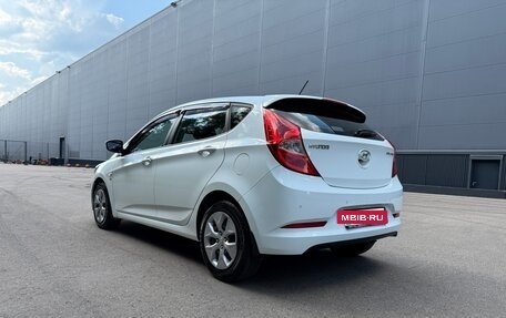Hyundai Solaris II рестайлинг, 2015 год, 1 100 000 рублей, 7 фотография