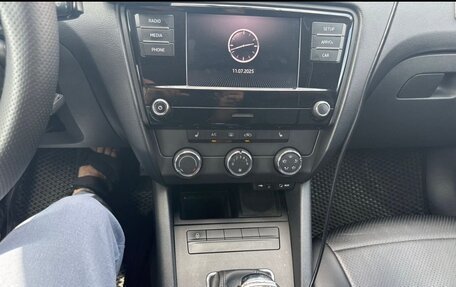 Skoda Octavia, 2017 год, 750 000 рублей, 8 фотография