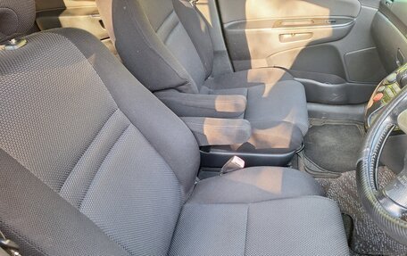 Toyota Wish II, 2004 год, 750 000 рублей, 14 фотография