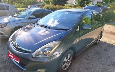 Toyota Wish II, 2004 год, 750 000 рублей, 3 фотография