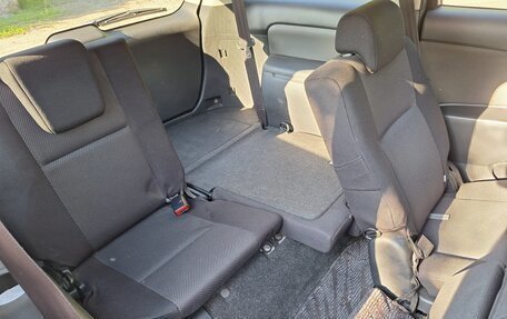 Toyota Wish II, 2004 год, 750 000 рублей, 18 фотография
