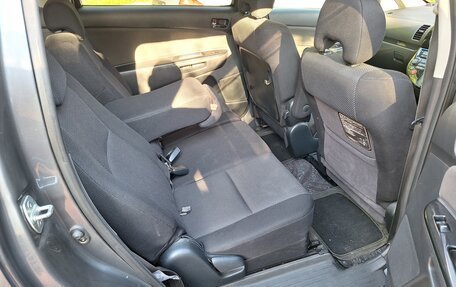 Toyota Wish II, 2004 год, 750 000 рублей, 19 фотография