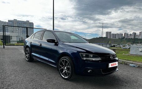 Volkswagen Jetta VI, 2011 год, 1 180 000 рублей, 2 фотография