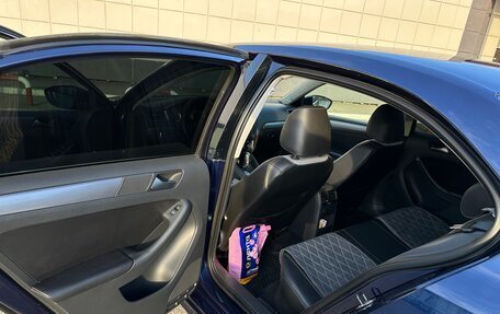 Volkswagen Jetta VI, 2011 год, 1 180 000 рублей, 10 фотография
