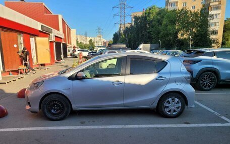 Toyota Aqua I, 2012 год, 700 000 рублей, 4 фотография