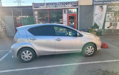 Toyota Aqua I, 2012 год, 700 000 рублей, 7 фотография