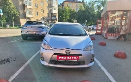 Toyota Aqua I, 2012 год, 700 000 рублей, 3 фотография