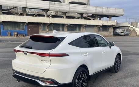 Toyota Venza, 2022 год, 2 800 000 рублей, 3 фотография
