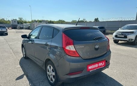 Hyundai Solaris II рестайлинг, 2015 год, 797 000 рублей, 2 фотография