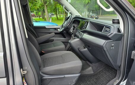 Volkswagen Multivan T6 рестайлинг, 2021 год, 6 000 000 рублей, 6 фотография