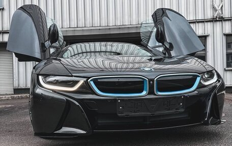 BMW i8 I рестайлинг, 2018 год, 9 000 000 рублей, 2 фотография
