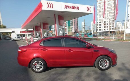 KIA Rio III рестайлинг, 2014 год, 700 000 рублей, 2 фотография