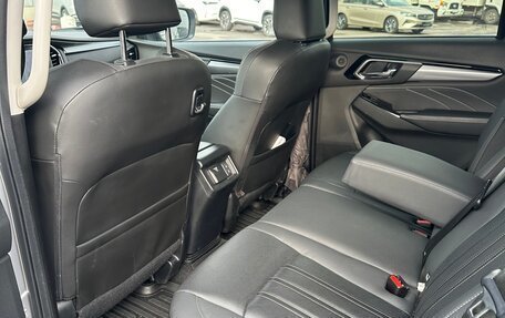 Isuzu MU-X, 2021 год, 5 100 000 рублей, 28 фотография