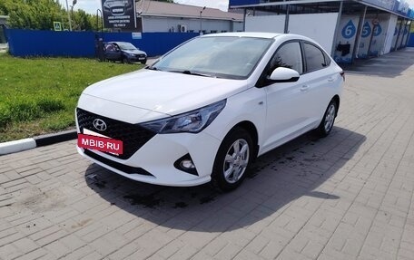 Hyundai Solaris II рестайлинг, 2021 год, 1 620 000 рублей, 12 фотография